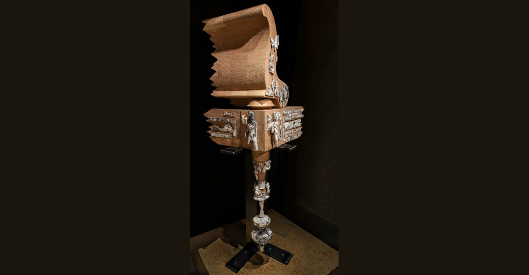 Letto funerario in osso con scene dell’infanzia di Dioniso Letto funerario in osso con scene dell’infanzia di Dioniso