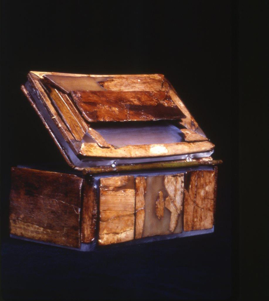 Corredo funerario di Crepereia Tryphaena II secolo d.C., Cofanetto in avorio e osso Inv. AC 471, 474; avorio e osso