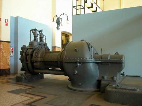 Turbina a vapore per produzione di energia elettrica tramite vapore ad alta pressione (4000 Hp di potenza, 3000 kw di produzione)